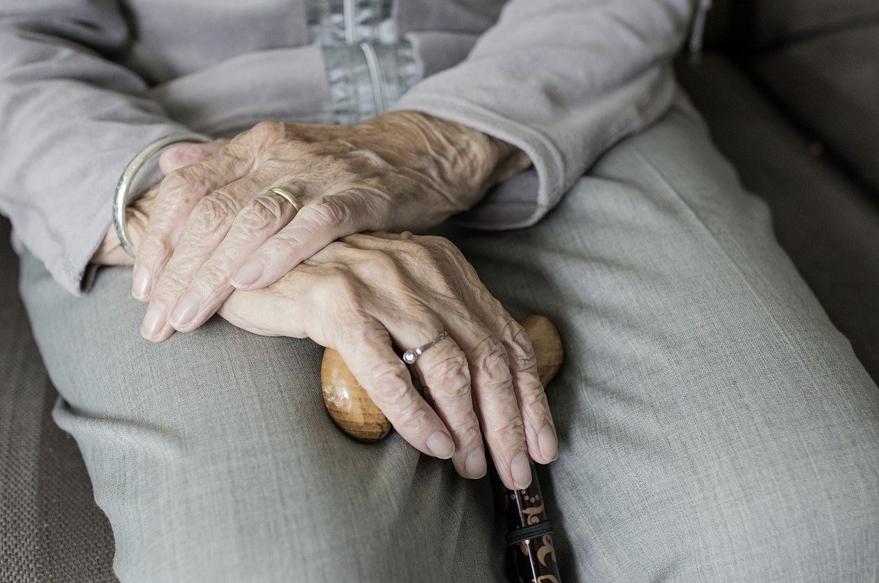 Anziani a rischio Covid19: “Se si vogliono salvare il sistema sanitario garantisca assistenza e cure”